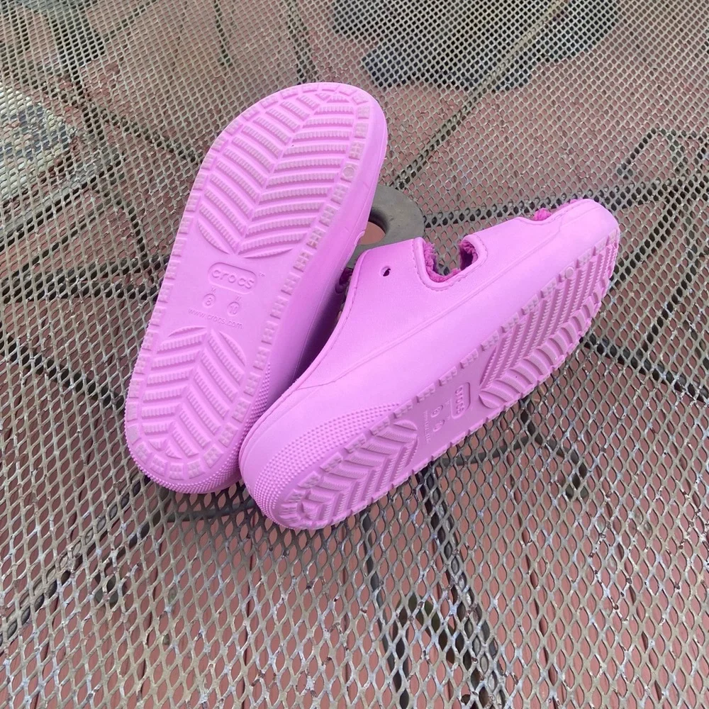 CROCS Pink unisex sandals. - Picture 6 of 9